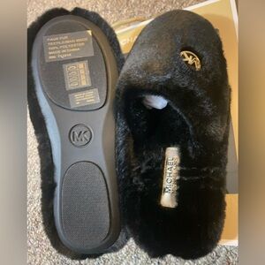 Never worn Michael Kors slippers